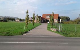 Gemütliche Ferienwohnung, Ländlich und Stadtnah, ruhig gelegen